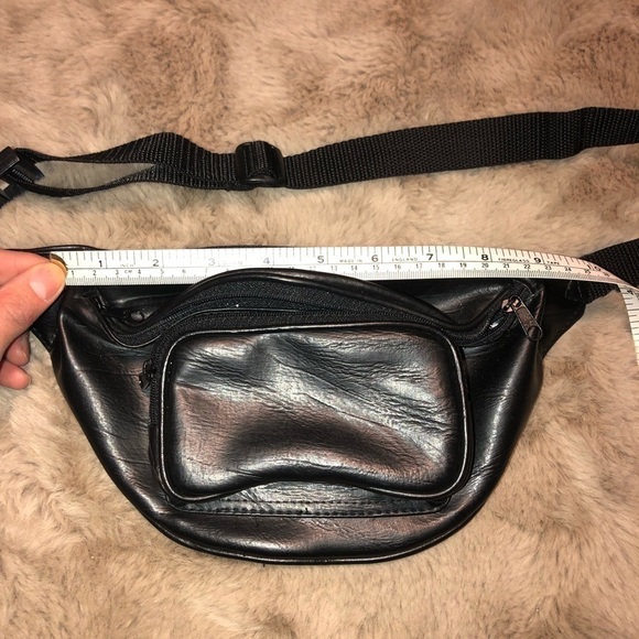 VINTAGE Shiny Faux Leather Shiny Fanny Pack Waist Bag Black Adjustable Strap - Picture 5 of 6